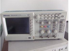 Tektronix(泰克) TDS2014C數(shù)字存儲示波器